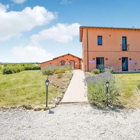 Casa vacanze Alluring In Castiglione Del With Pool Castiglione del Lago